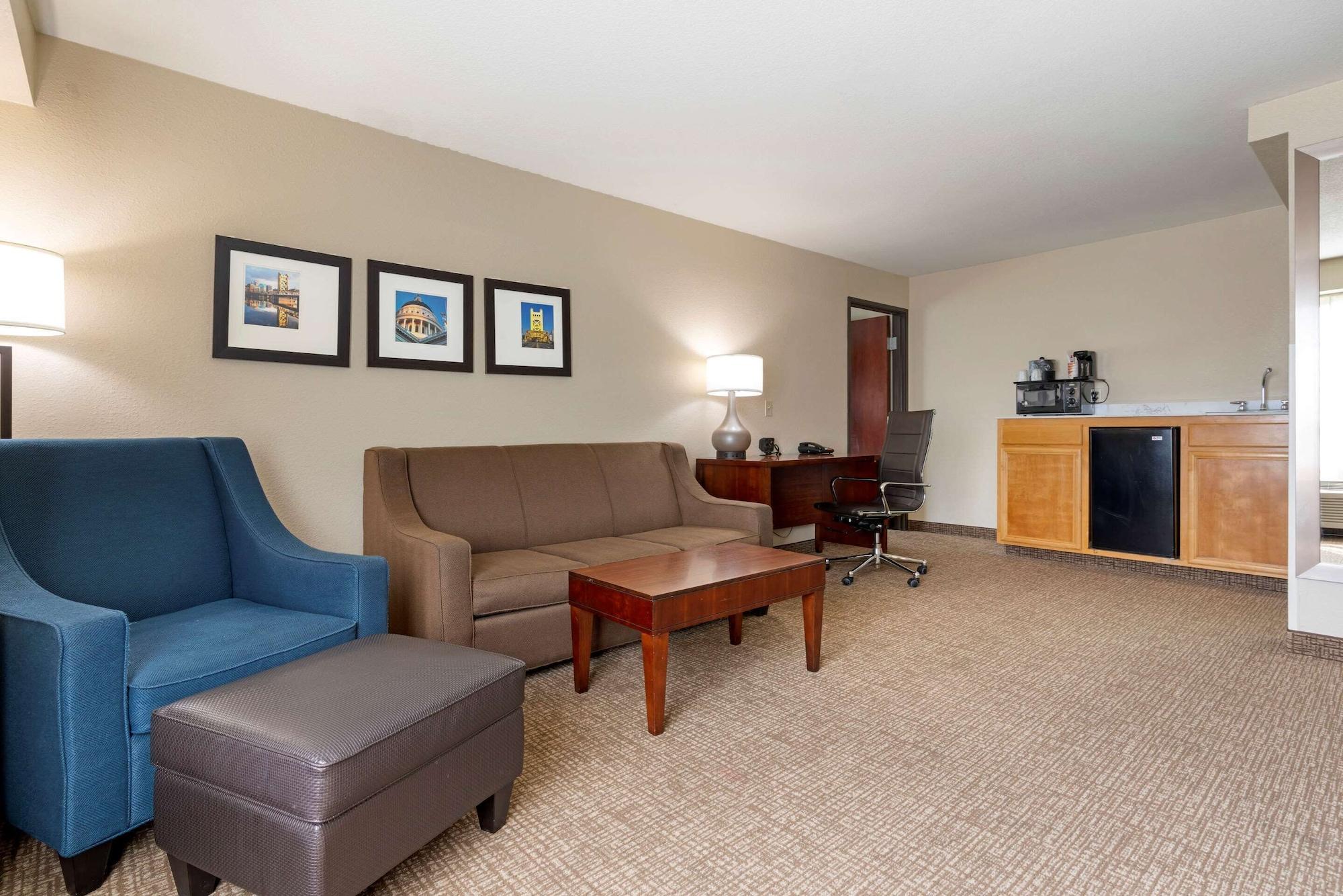 Comfort Suites Downtown 새크라멘토 외부 사진